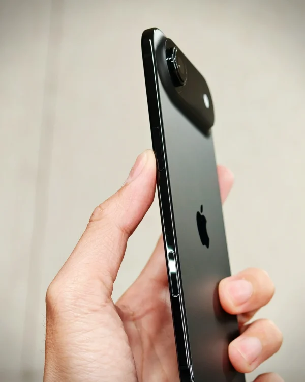 iPhone-Air75-q82-w2560-h